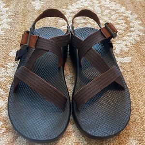 CHACO Mens Sandals 11 Wide - EUC